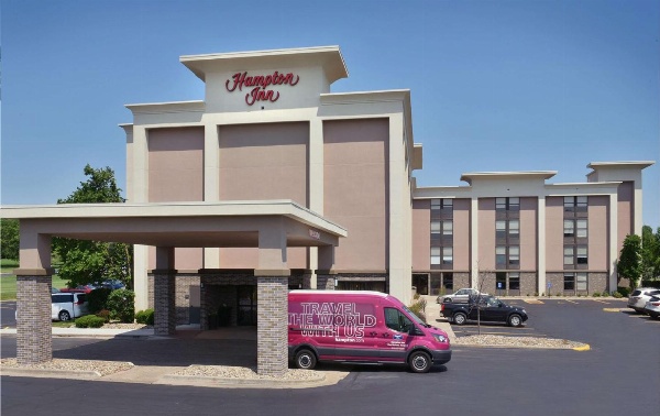 Hampton Inn By Hilton Des Moines Airport Main image