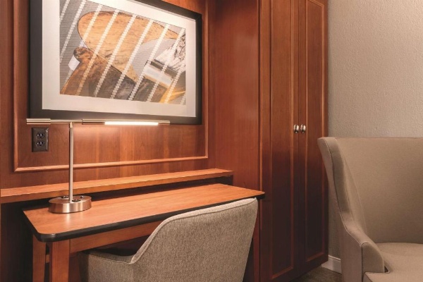 Hampton Inn By Hilton Des Moines Airport image 24