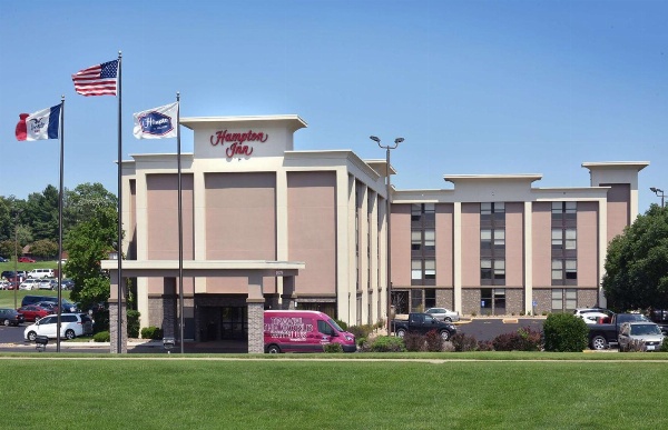 Hampton Inn By Hilton Des Moines Airport Main image